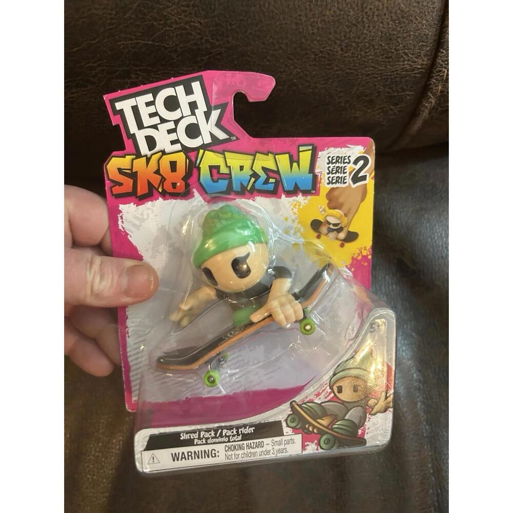 Spinmaster Tech Deck SK8 Crew Fingerboard w/Figure